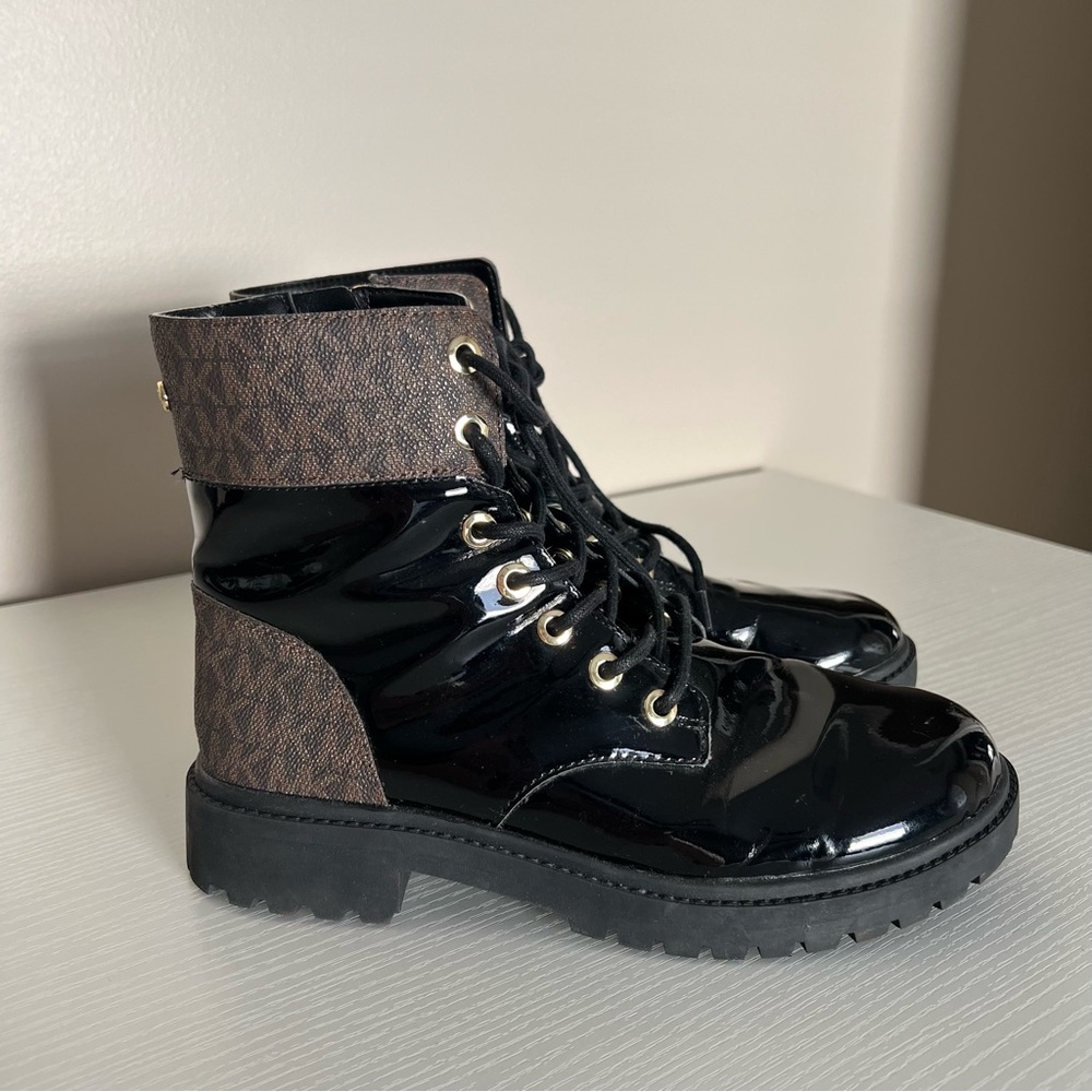 Stylish Michael Kors Black Logo Women's Boots - Picture 1 of 7